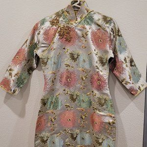 Vintage  late 1940s\1950s Silk Cheongsam (Chinese gown w/ Mandarin Collar)